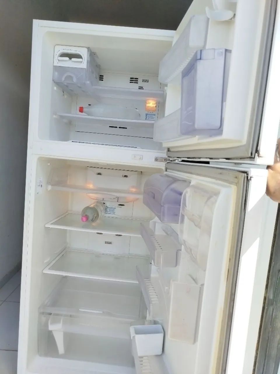 Vendo geladeira electolux - Foto 3