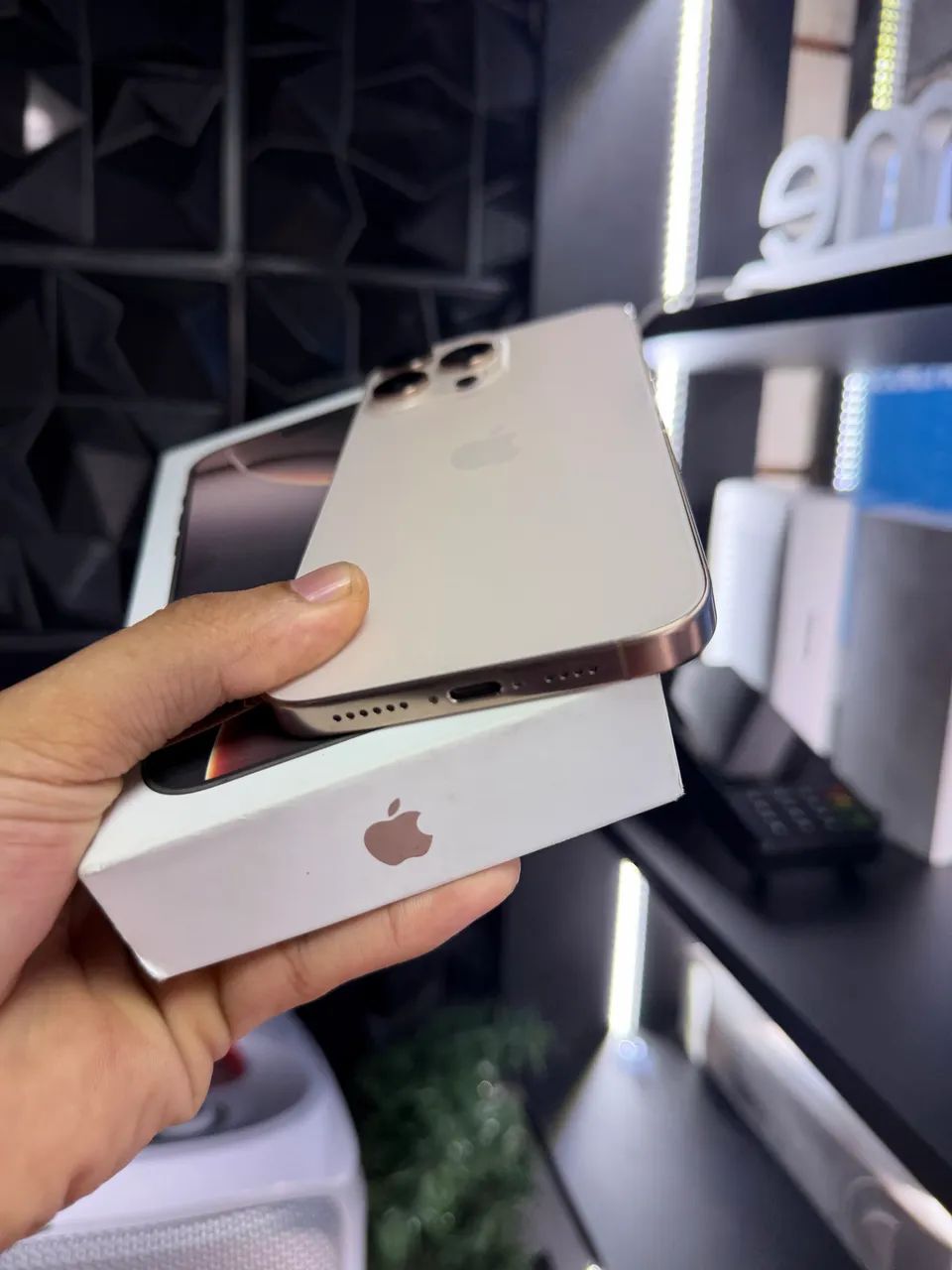 IPHONE 16 PRO MAX 256GB OPORTUNIDADE  - Foto 3