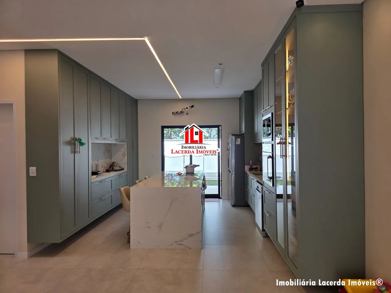 Morada dos Pássaros, Casa Duplex Mobiliada com 4 suítes sendo uma master com closet e hidr - Foto 4