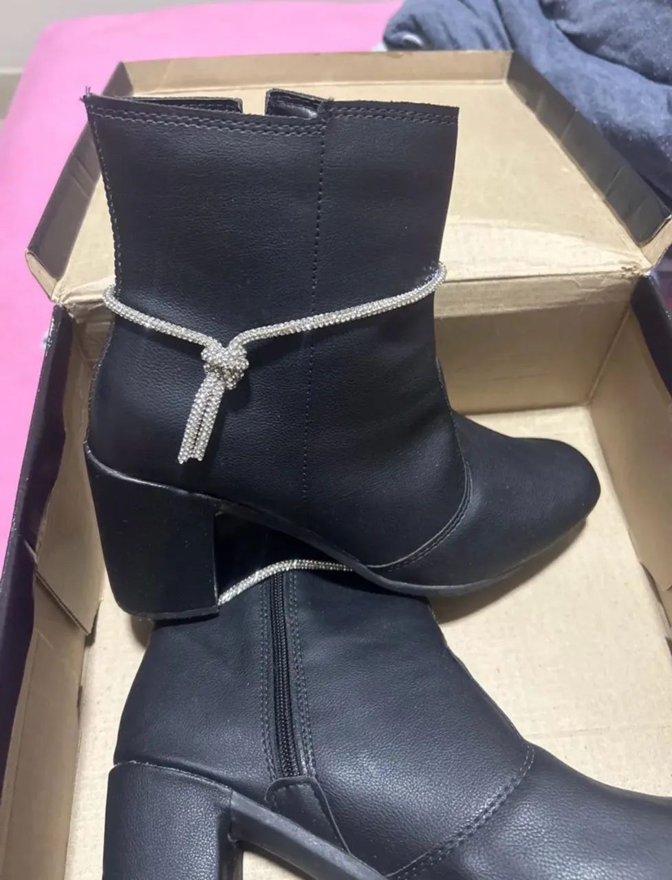 Bota preta de brilho - Foto 2
