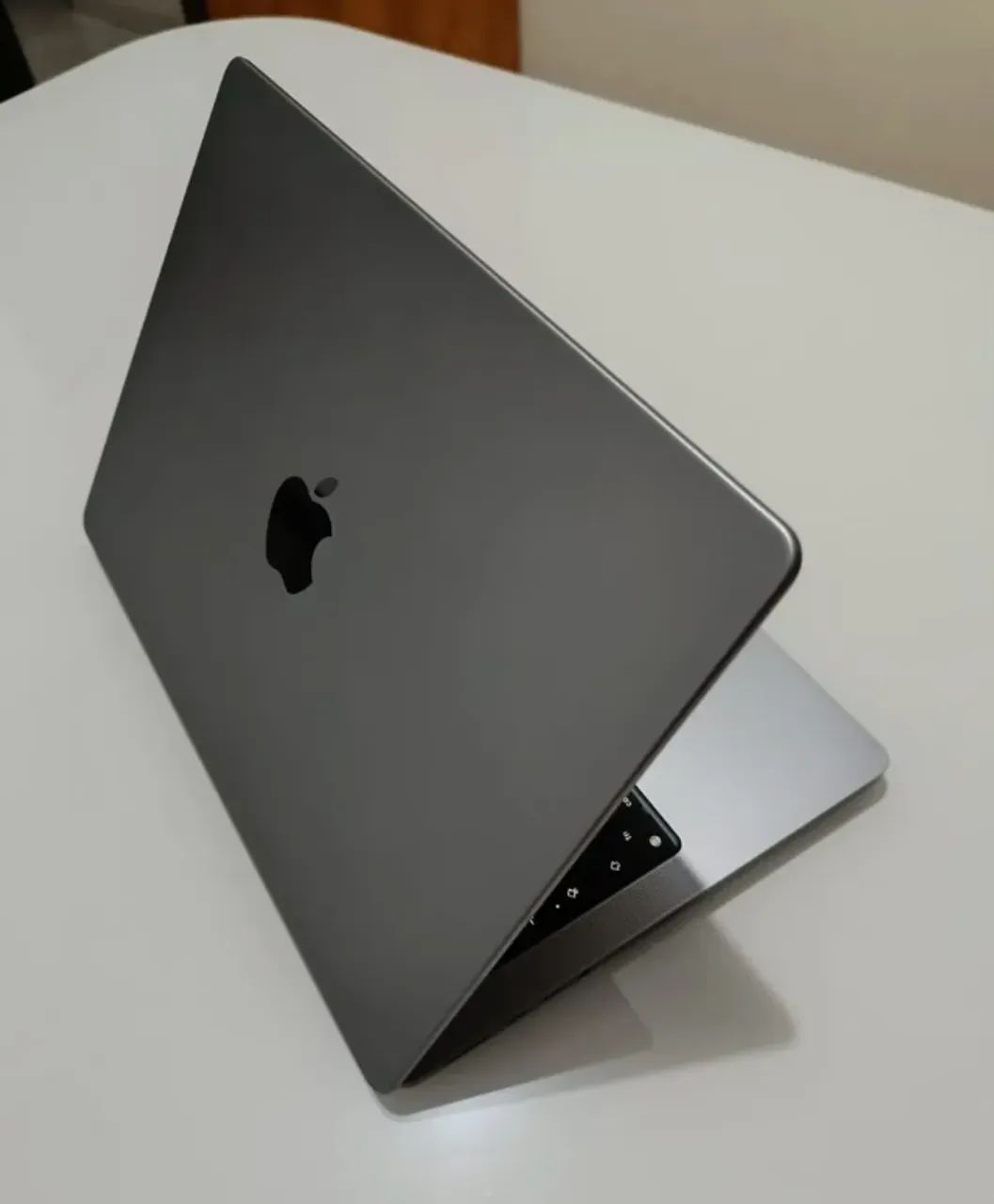 【美品】MacBook Pro 16インチ M2 Pro/16GB/512GB 16インチMacBook Pro [整備済製品] 12コアCPUと19コアGPUを搭載した