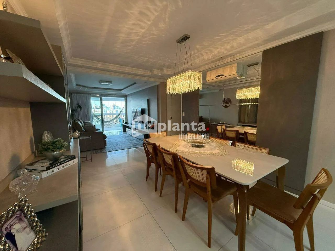 Apartamento com 04 dormitórios 02 suítes com varanda gourmet e 2 vagas em Campinas, São Jo
