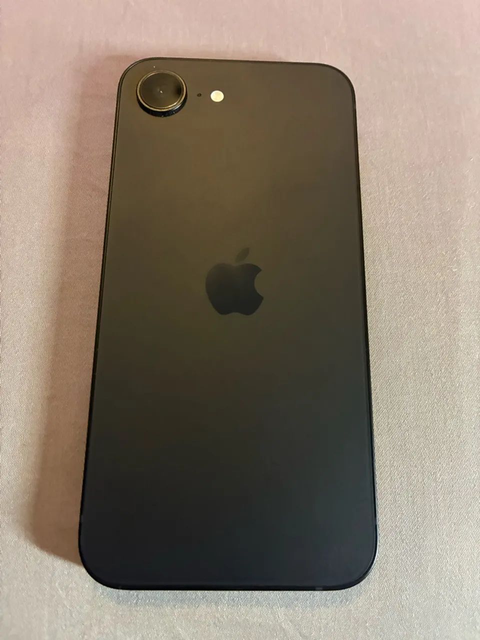 iPhone 16e, bateria 100% - Foto 3