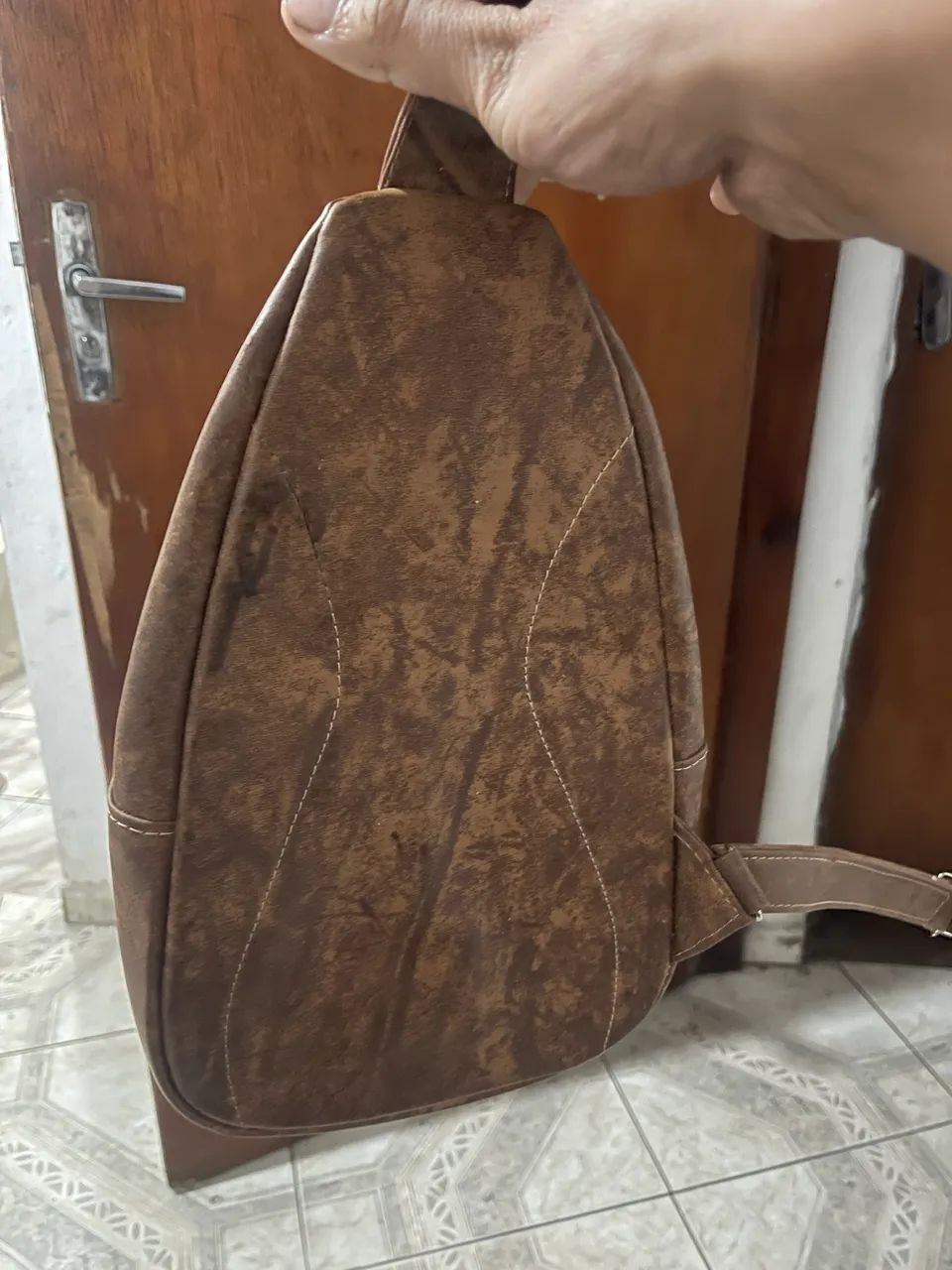 Bag de Couro seminova - Foto 3