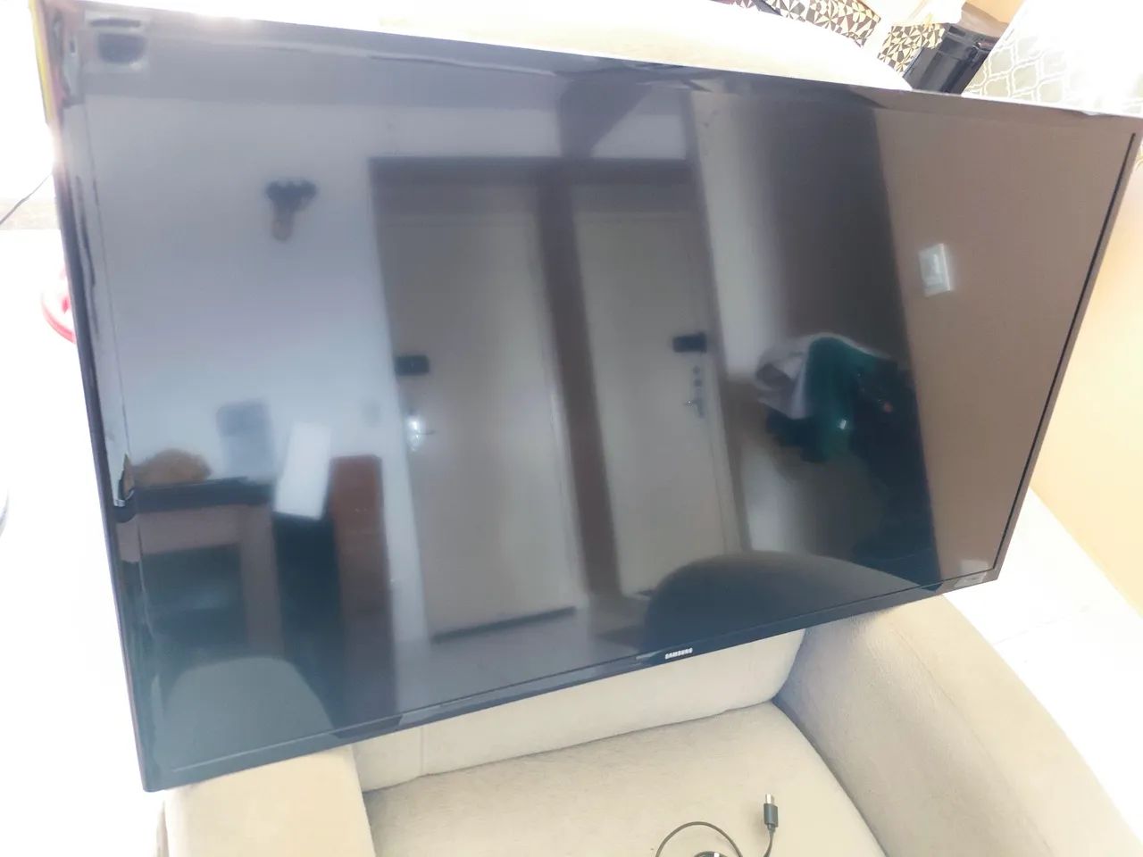 TV Samsung 40 polegadas com aplicativos televisão ótimo  estado funcionando com controle