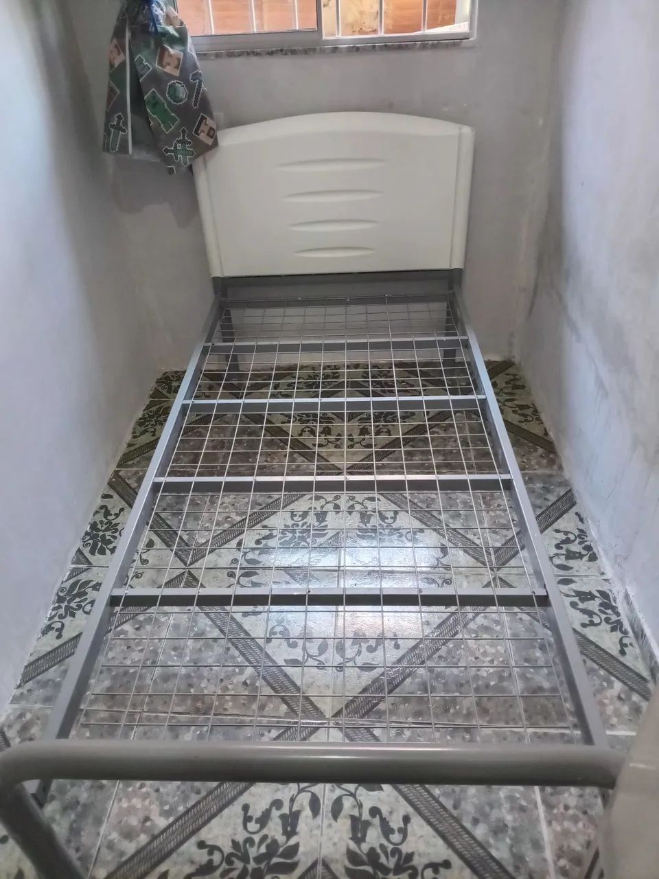 Cama de Solteiro de metal, encaixe.  - Foto 4