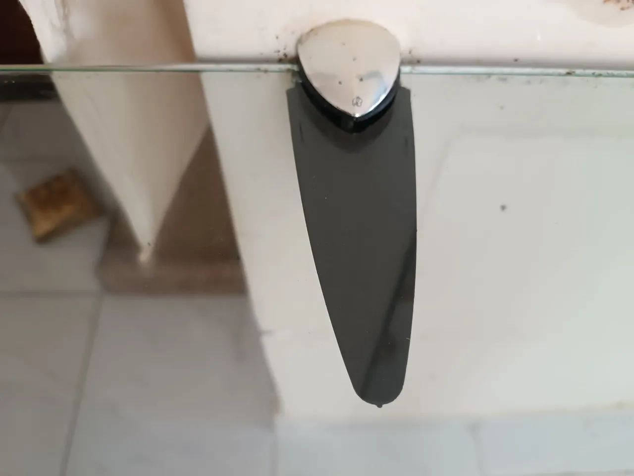 Mesa de vidro com pés de inox - Foto 4