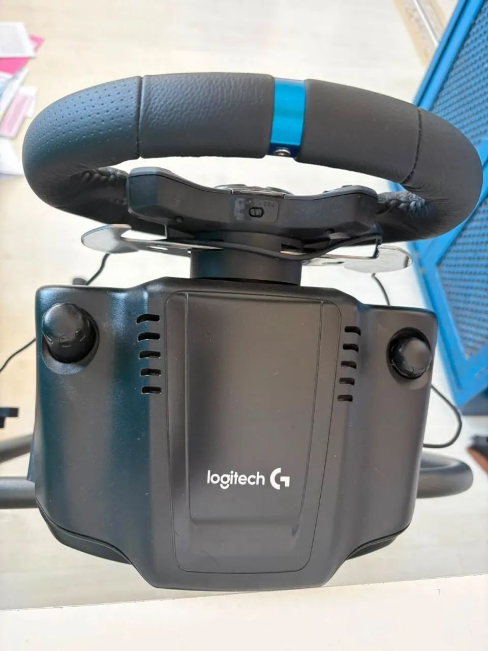 PEDAL E VOLANTE PARA JOGOS LOGITECH - Foto 2