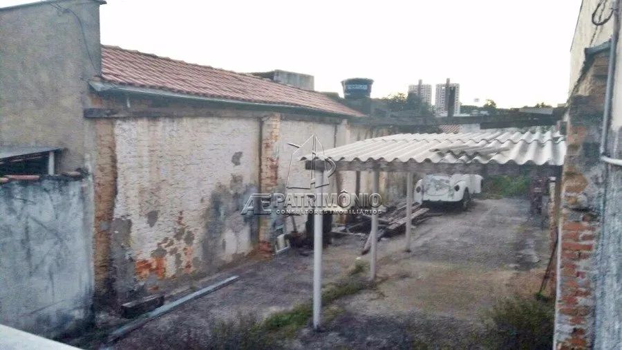 Terreno em L com 262m²
