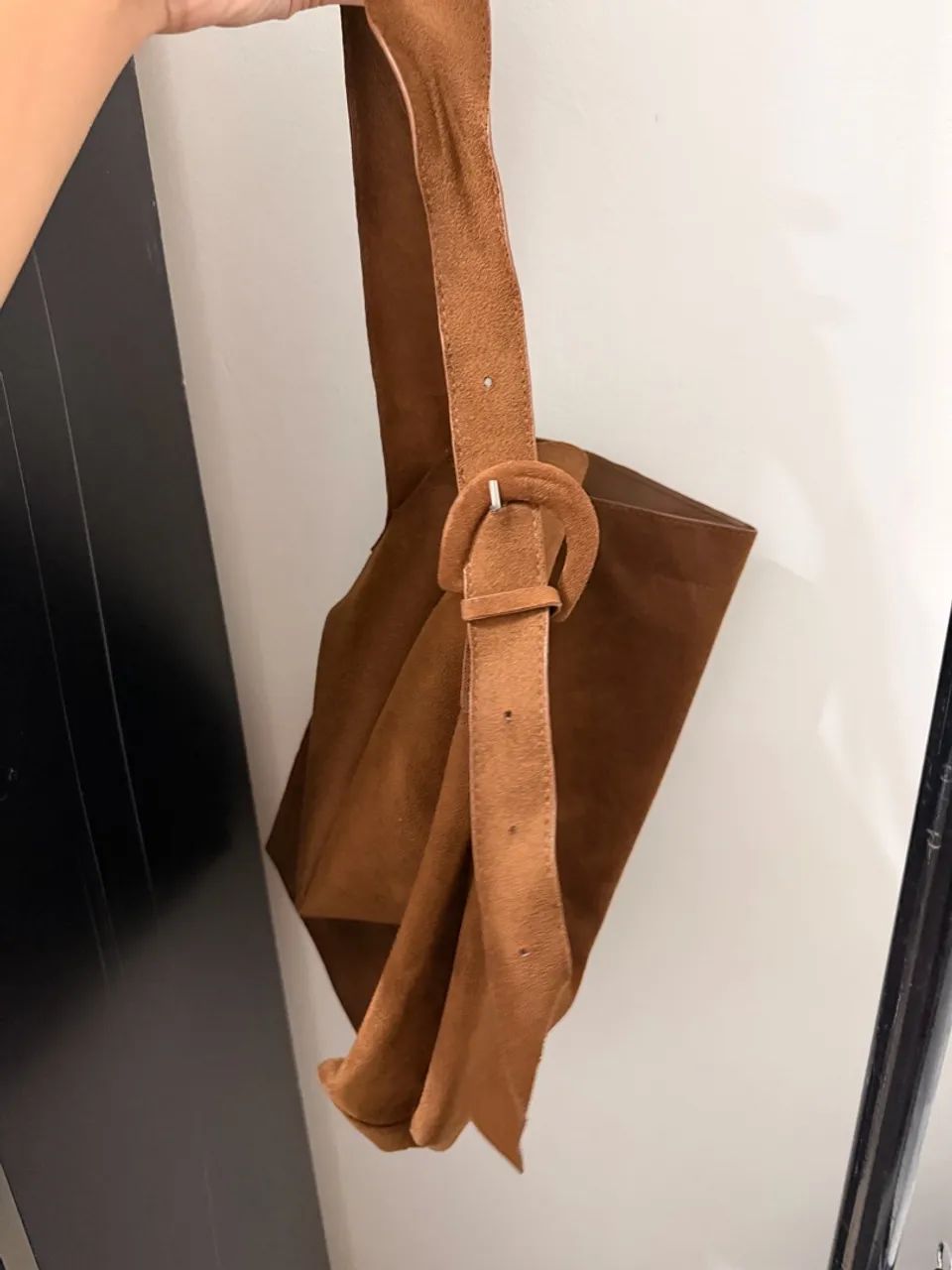 Bolsa saco aveludada em couro - Foto 3
