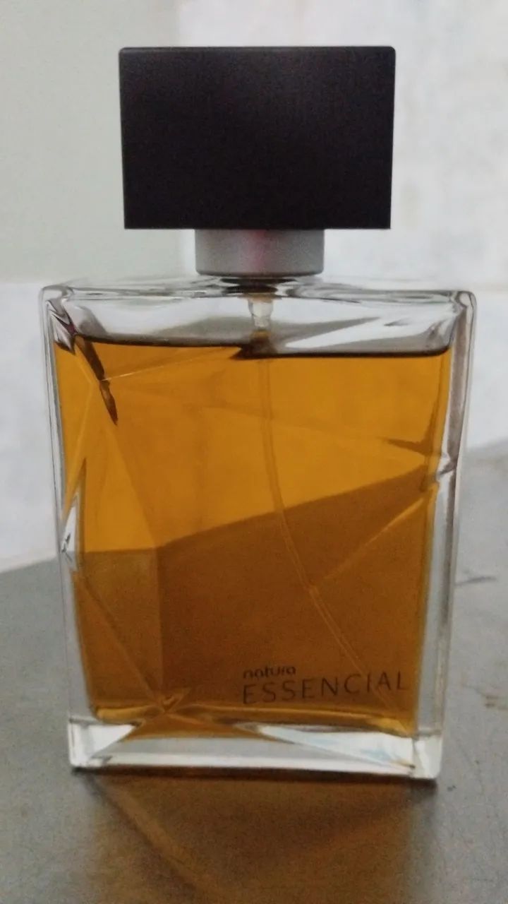 Vendo perfume essencial do novo amadeirado ! - Foto 2