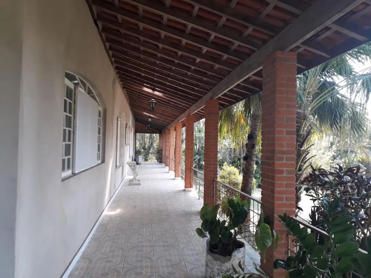 Casa estilo Chácara na cidade 