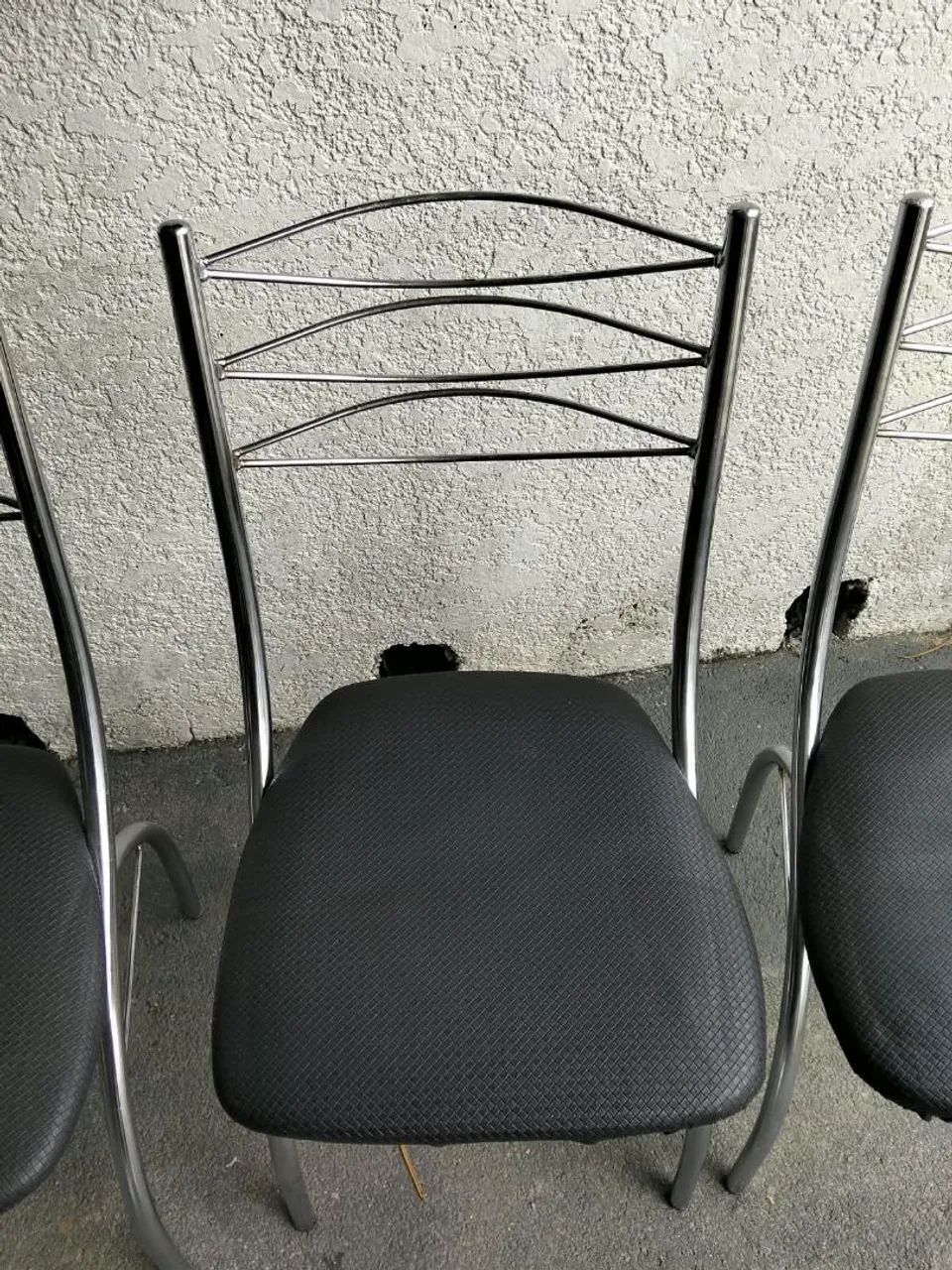 Vendo 4 cadeiras cromadas e estofadas.  - Foto 3
