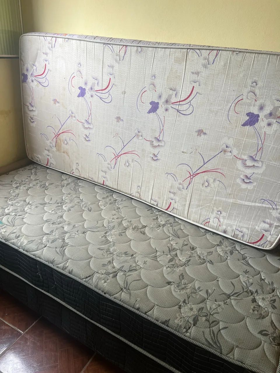 Cama de solteiro conjugada + cama box 