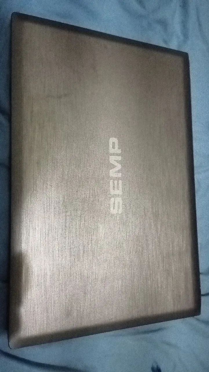 **PraSair** Notebook Semp I3, 4 de Ram, sem HD, carcaça ruim, no estado