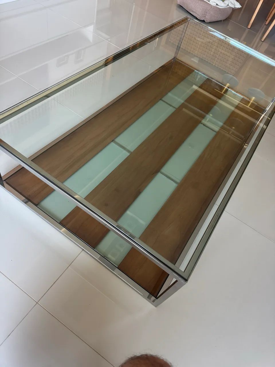 Mesa de centro vidro, madeira e inox - Foto 3