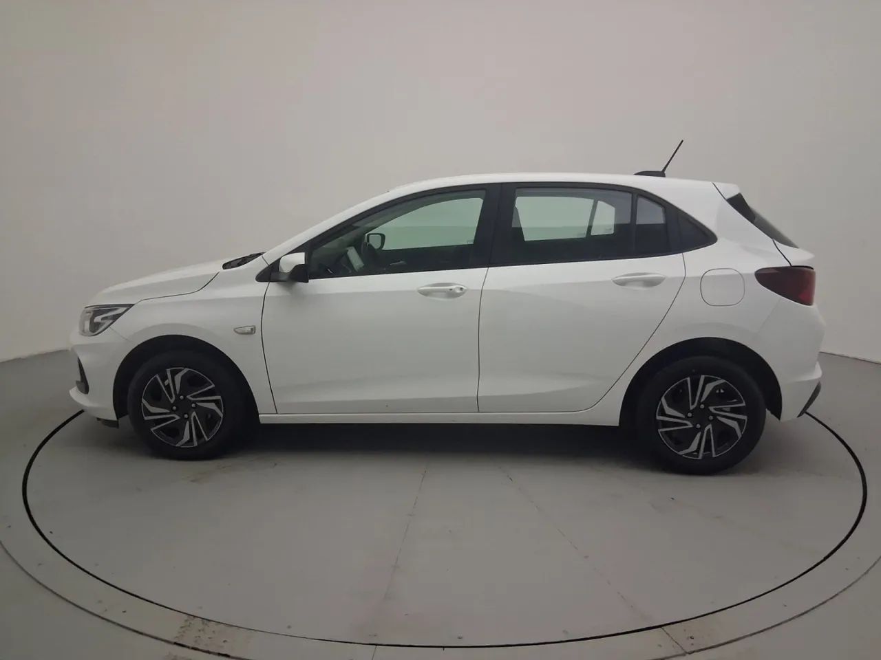 Chevrolet Onix Hatch LT 1.0 12V Flex Mec. 4P, foto 2 de 18