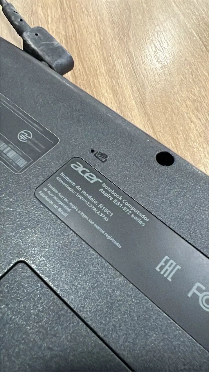 Notebook Acer Aspire ES1 572 n16c1  - Foto 3