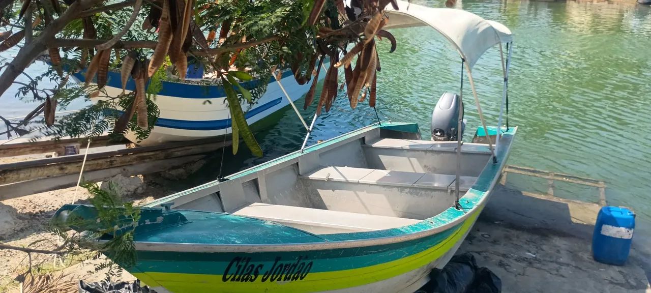 Barco de alumínio 