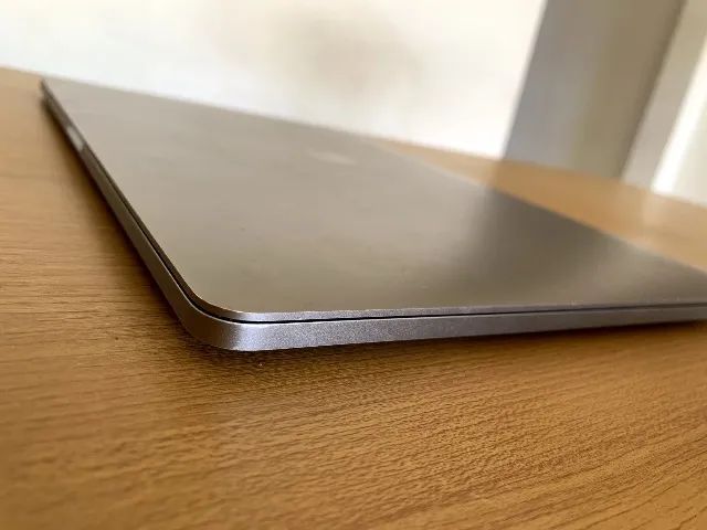 MacBook Pro 2018 ?16GB | 256GB SSD? | Intel Core I7 - Notebooks