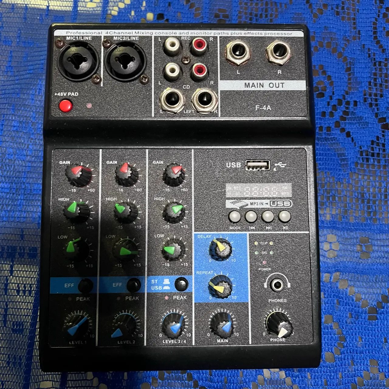 Vendo mesa 4 canais profissional simples  - Foto 2