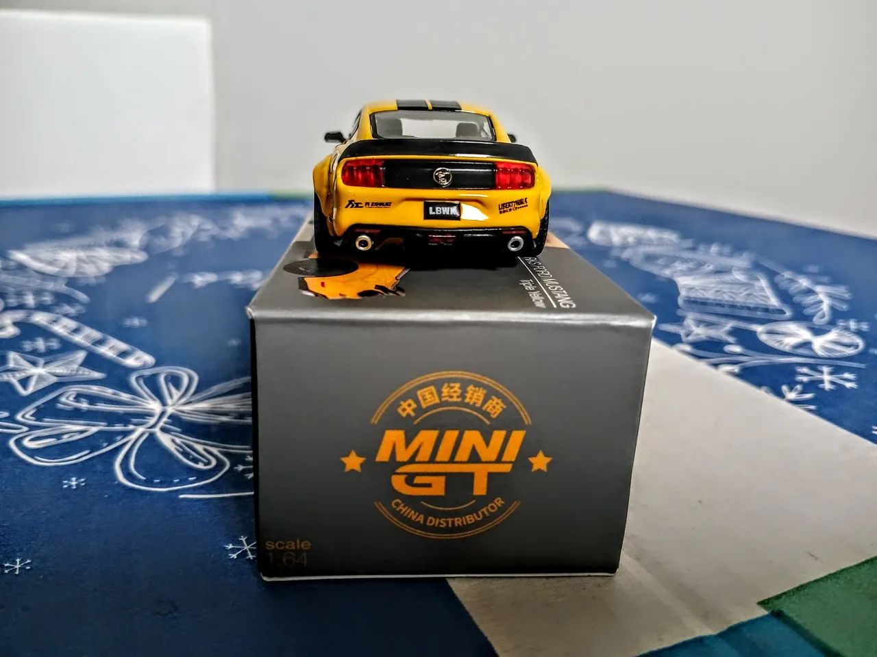 Mini GT Mustang LB Works 1/64 - Foto 4