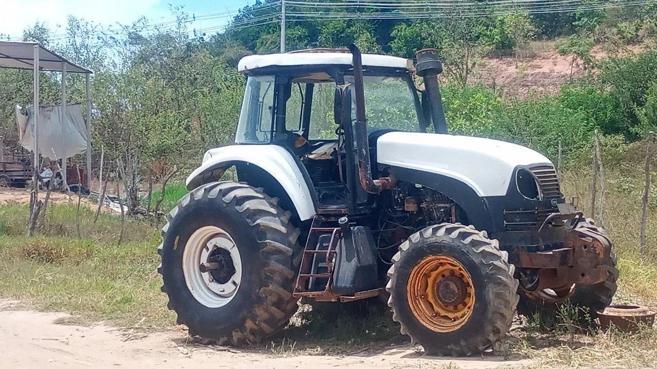 Trator Yto ano 2011 - Foto 2