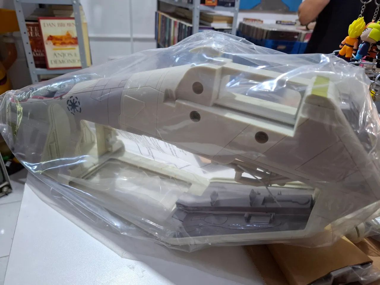 Nave Republic Gunship da Série Star Wars Importada  - Foto 5