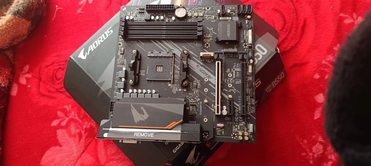 placa mãe b550 aorus elite nova, nunca usada. - Foto 4