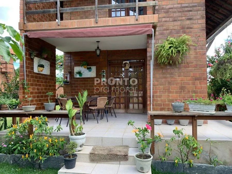 Casa com 4 quartos em Santana