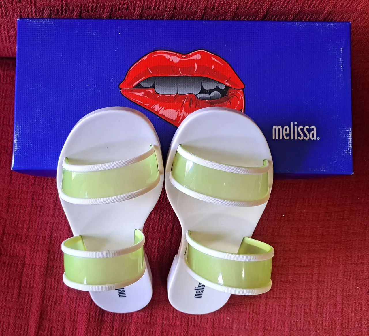 Sandalia modelo Melissa Bikini Stripe, N° 35 /36 nova  - Foto 2
