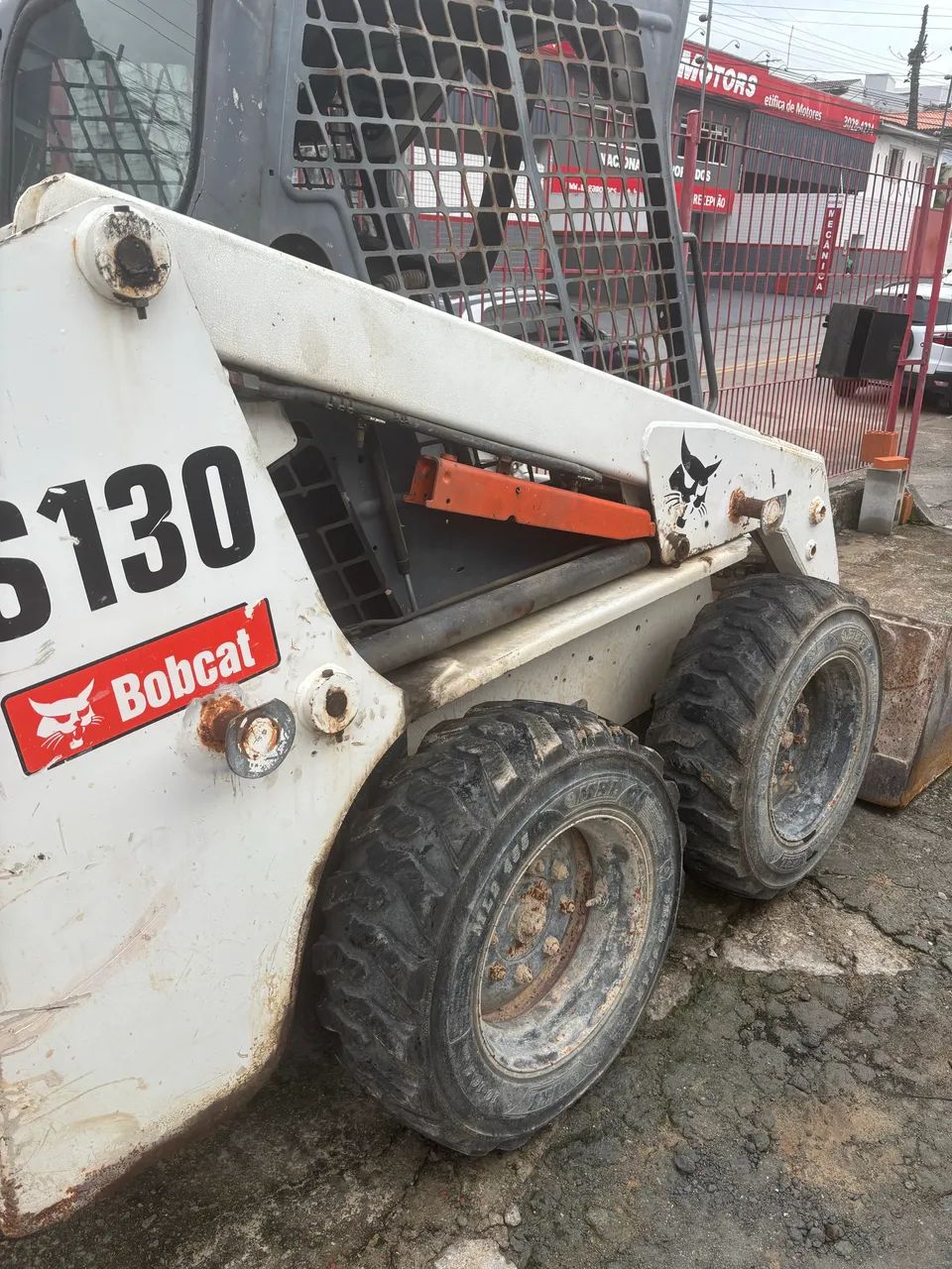 Vendo Bob Cat 130 carregadeira  - Foto 2
