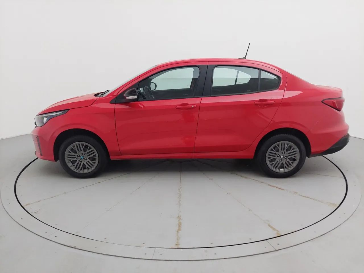 Fiat Cronos Drive 1.0 6V, foto 2 de 18