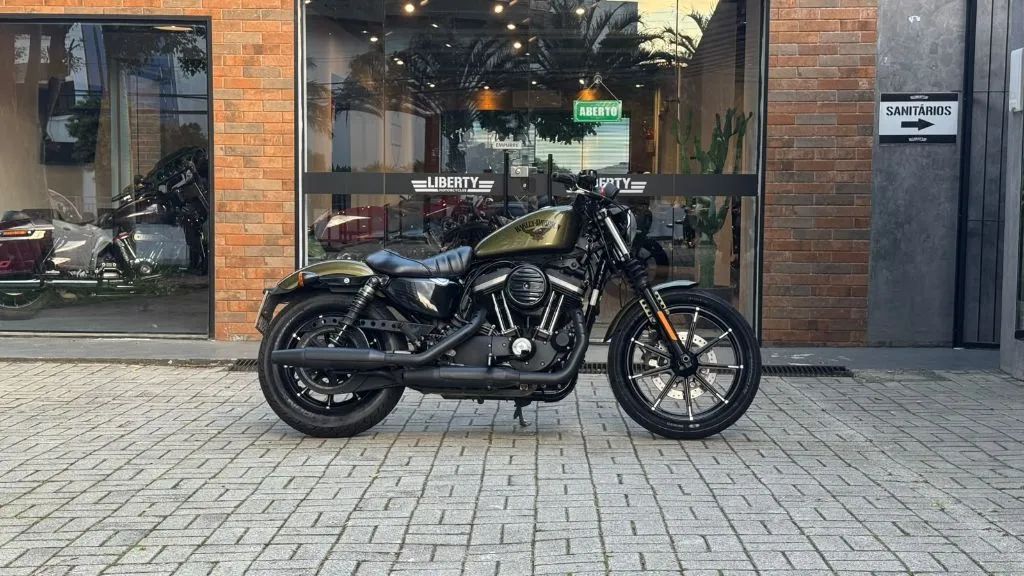 XL 883N IRON