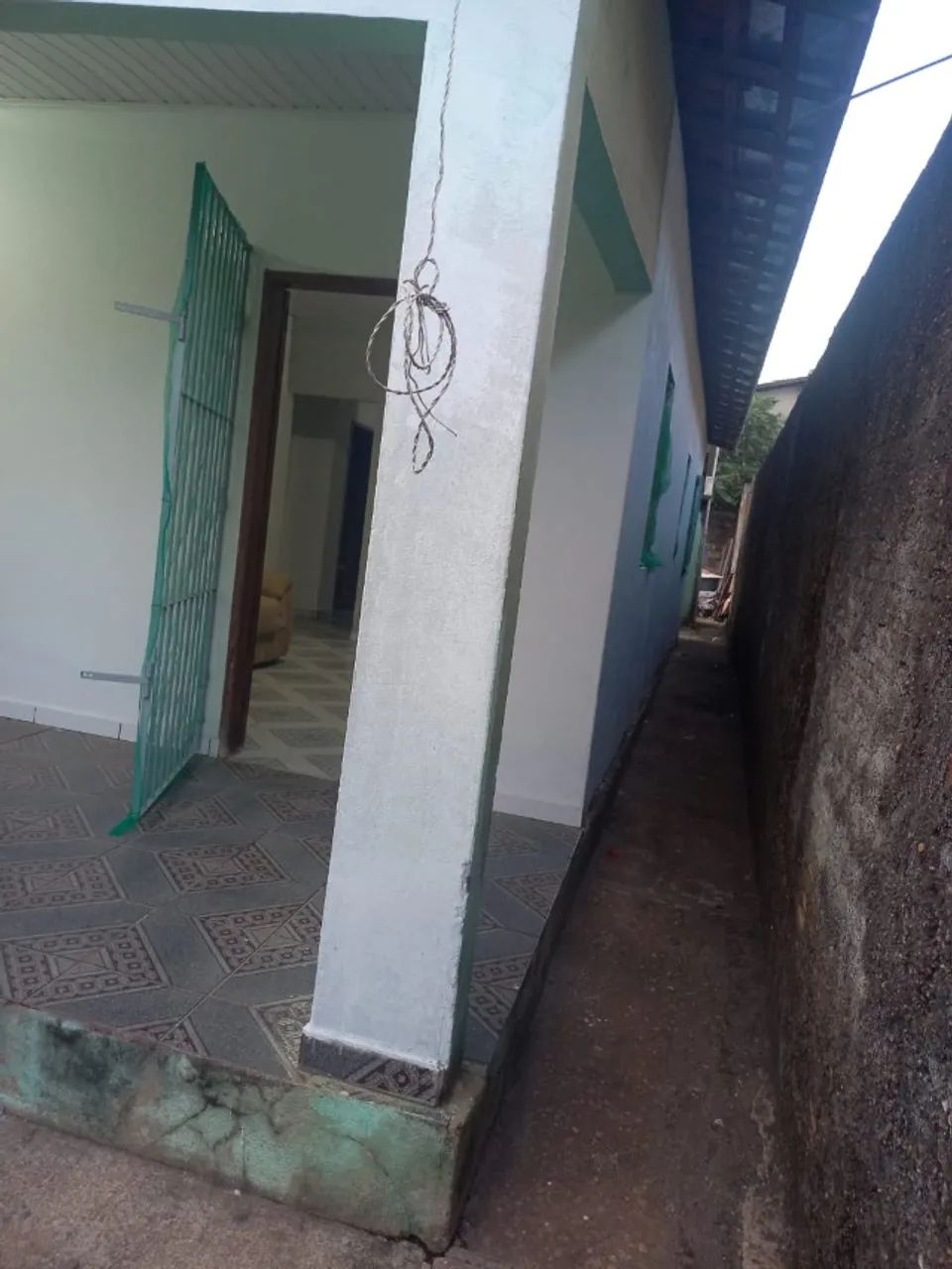 CASA PADRÃO POP,COM 03 DORMITORIOS,GARAGENS PARA 02 VEICULOS, ARÉA DE SERVIÇOS. - Foto 12