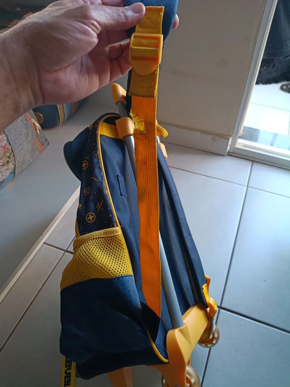 Mochila escolar rodinhas  - Foto 5