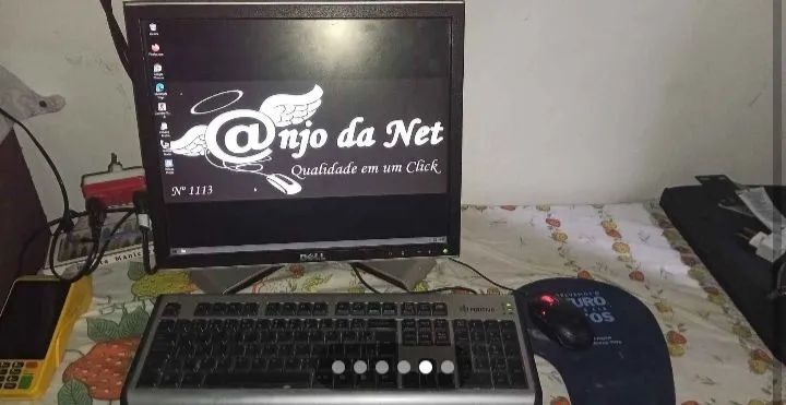 Vende se CPU, com monitor, teclado e mouse 