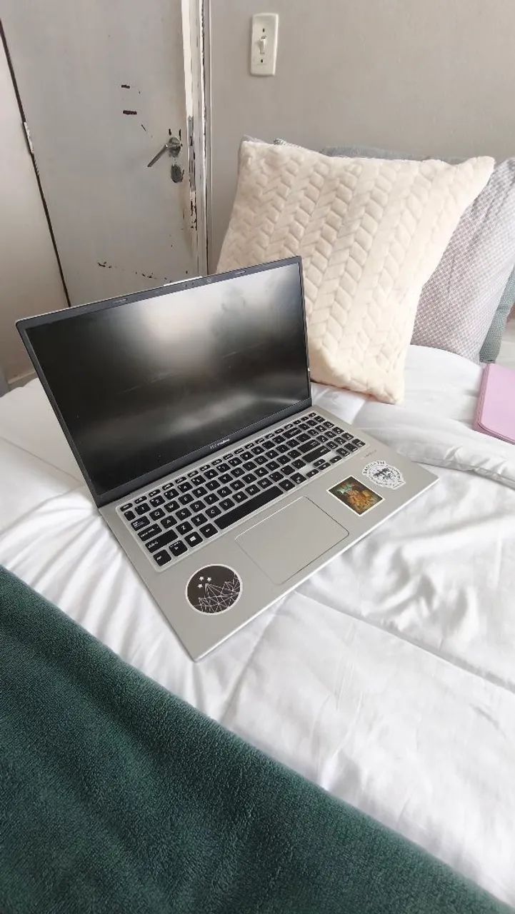 ? ASUS VivoBook 15 + Base Refrigerada