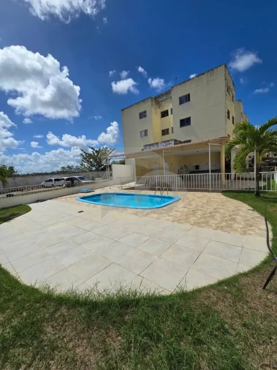 Praia da Sereia II: Apt com 2 Quartos, Varanda e 1 Vaga de Garagem - Foto 2
