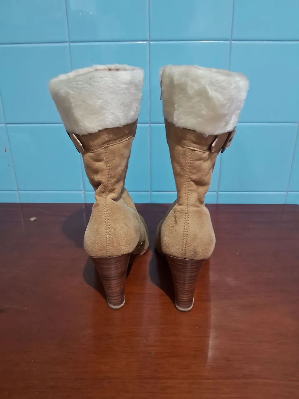 Bota feminina em camurça  - Foto 3