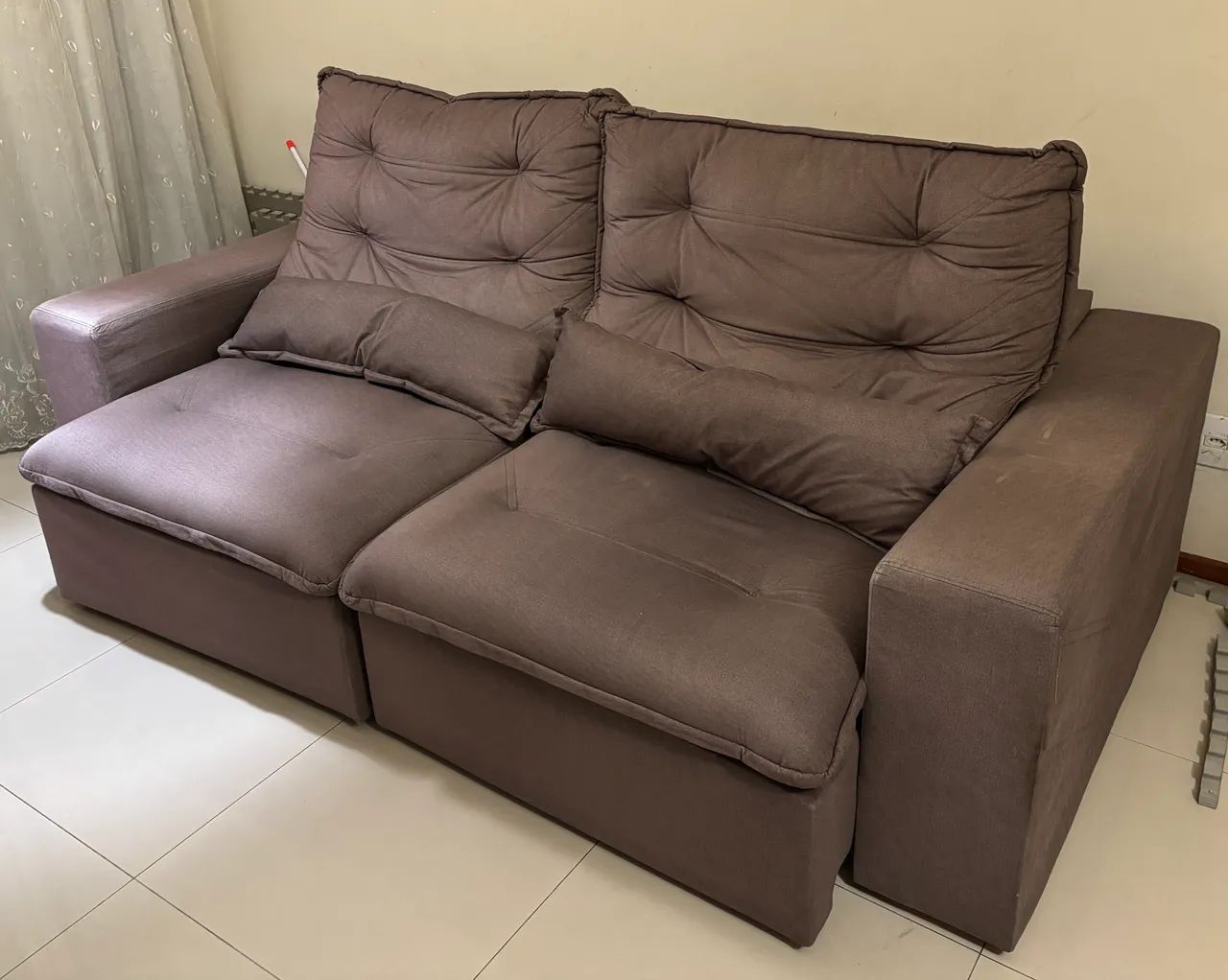 Sofa retrátil - 3 lugares- 2,35m 