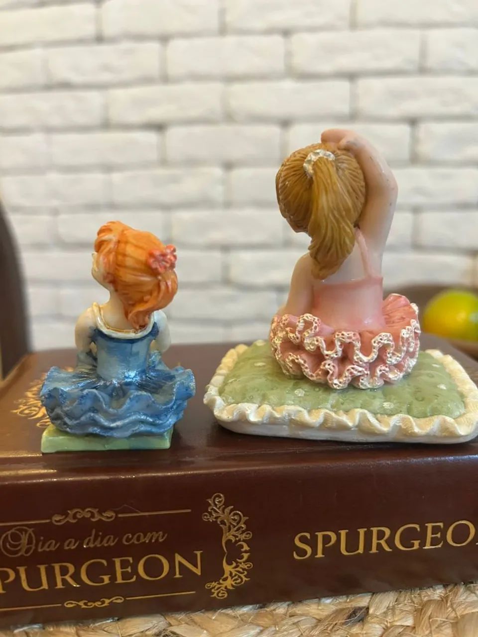 Esculturas de Par de Bailarinas em Resina - Foto 2