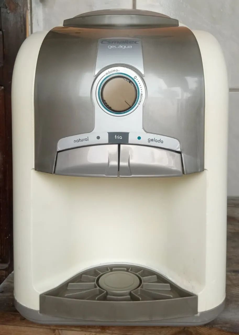 Gelágua de mesa Esmaltec branco