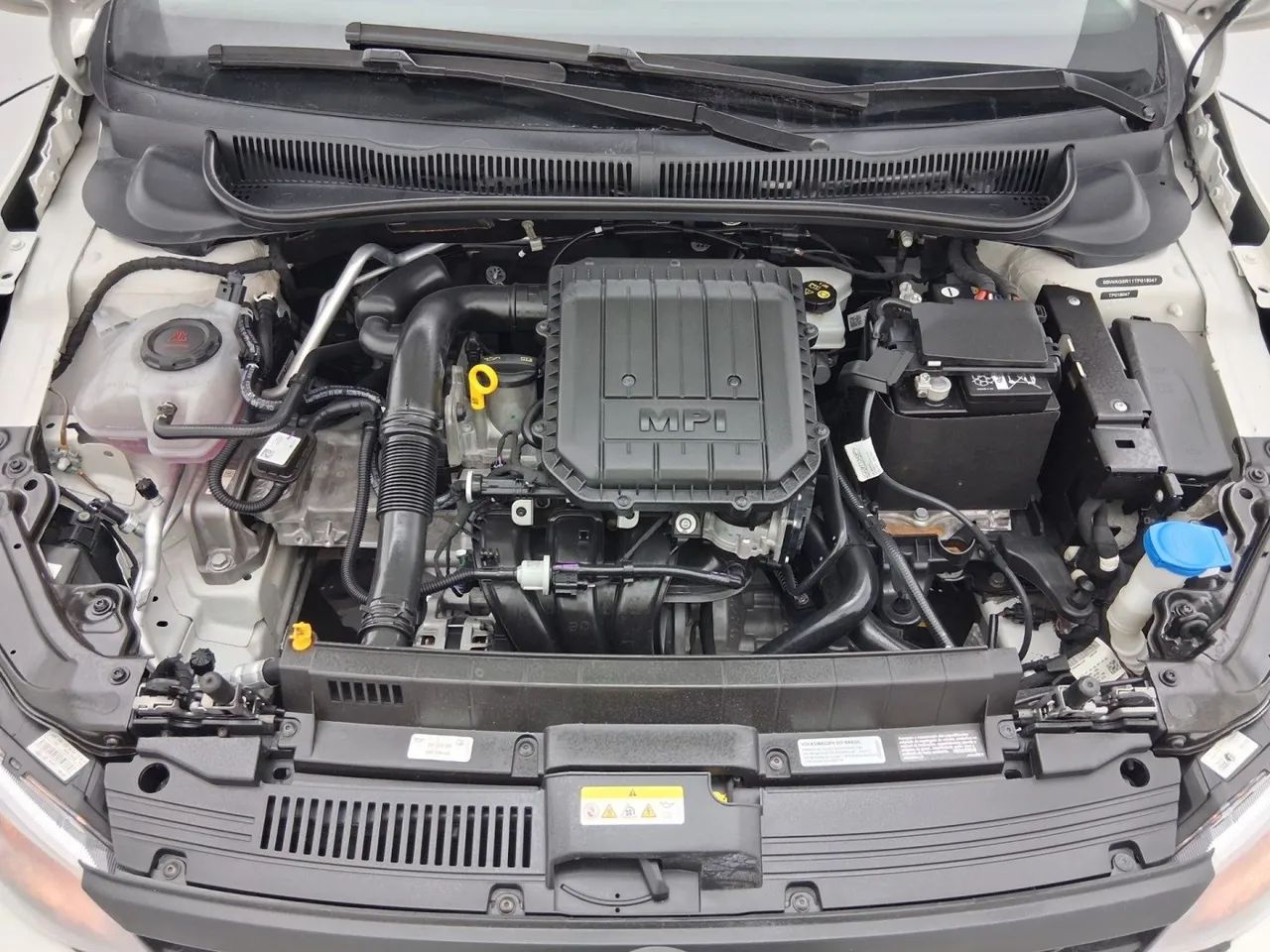 Volkswagen Polo Track 1.0 Flex 12V 5p, foto 10 de 18