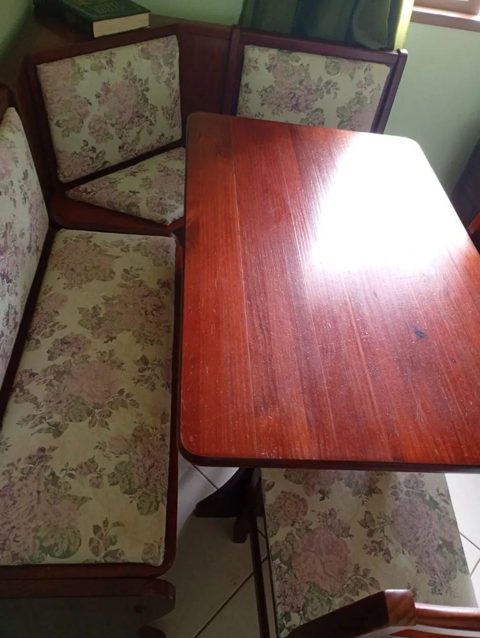 Mesa de jantar com duas cadeiras e um banco em L - Foto 5
