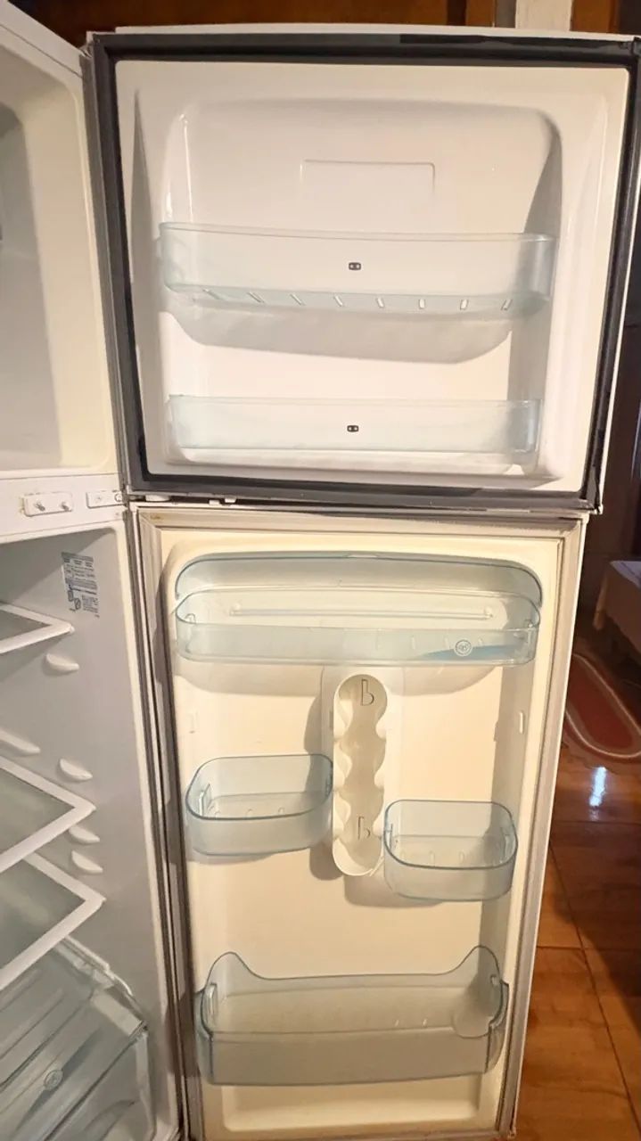 Vendo geladeira  - Foto 4