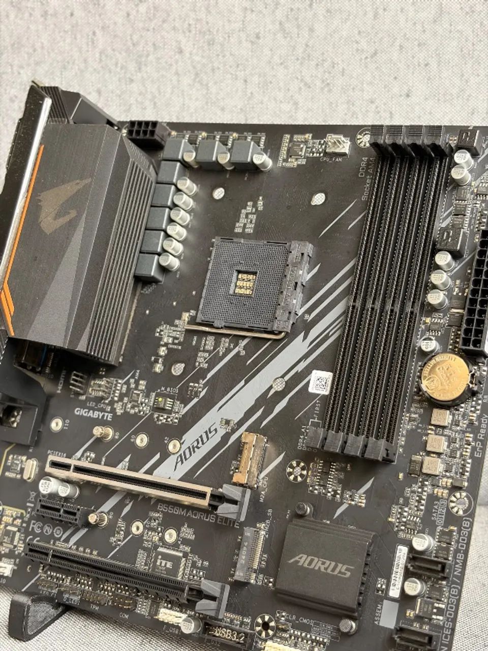 Placa mãe Aorus Elite B550M Amd - Foto 2