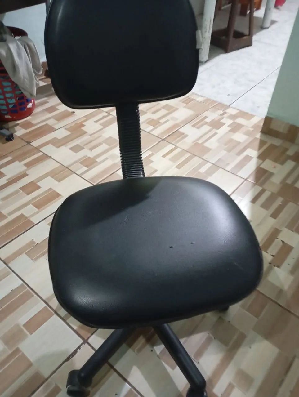 Cadeira de escritório/ bancada - Foto 5