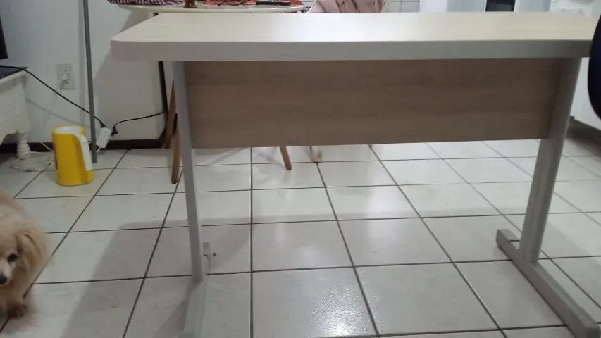 Mesa de escritório com cadeira ? - Foto 2