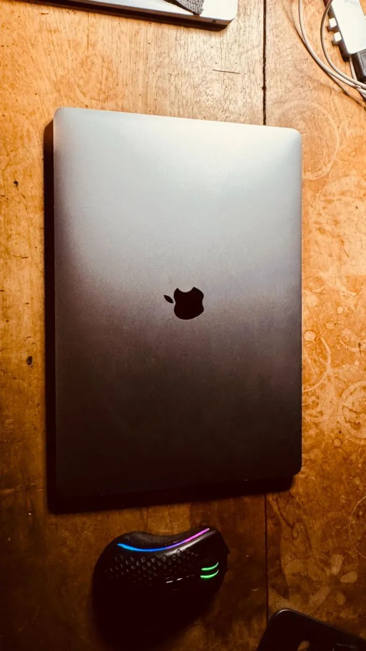 Zerado! MacBook Pro - i7 - 16" - 16GB RAM - SSD 250GB - Foto 2